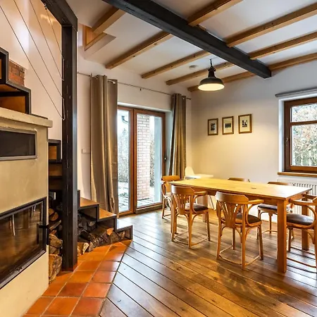 Apartment No.823